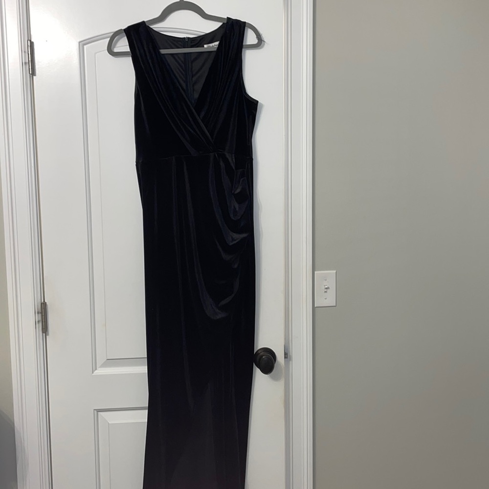 Only worn once for my senior prom!! I loved it so much!
